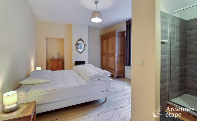 Spacieuse maison de vacances � Saint-Hubert avec salle de jeux, jardin et 6 chambres pour 20 personnes en Ardenne