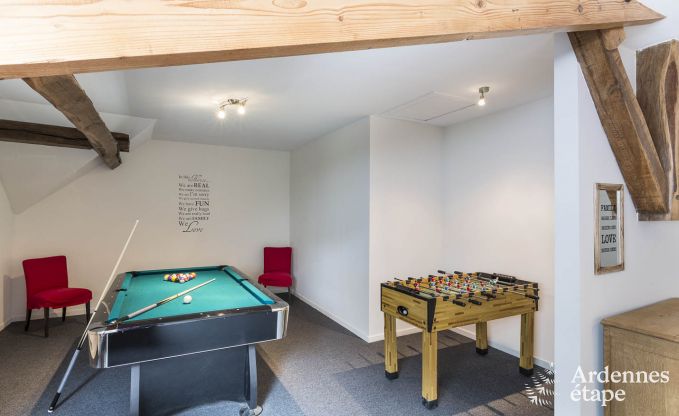 Spacieuse maison de vacances � Saint-Hubert avec salle de jeux, jardin et 6 chambres pour 20 personnes en Ardenne