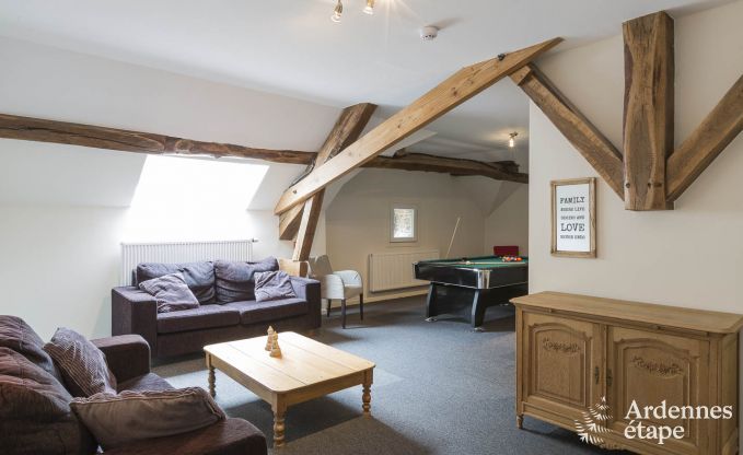 Spacieuse maison de vacances � Saint-Hubert avec salle de jeux, jardin et 6 chambres pour 20 personnes en Ardenne