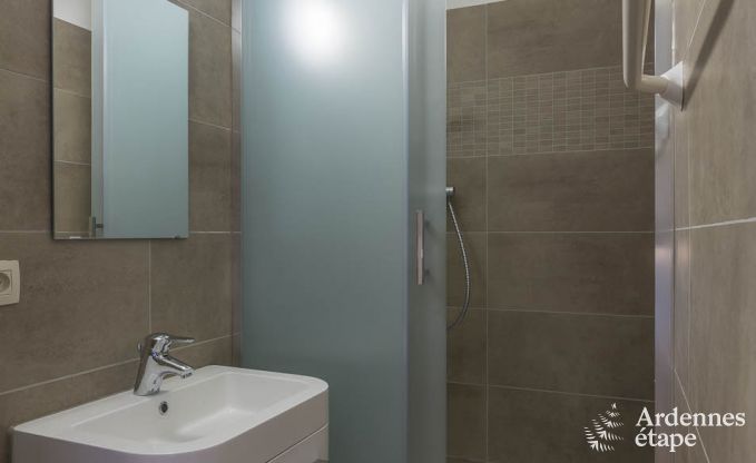 Spacieuse maison de vacances � Saint-Hubert avec salle de jeux, jardin et 6 chambres pour 20 personnes en Ardenne