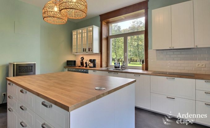 Spacieuse maison de vacances � Saint-Hubert avec salle de jeux, jardin et 6 chambres pour 20 personnes en Ardenne