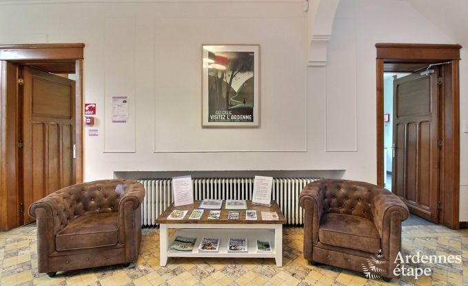 Spacieuse maison de vacances � Saint-Hubert avec salle de jeux, jardin et 6 chambres pour 20 personnes en Ardenne