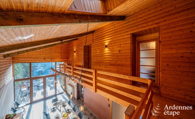 Chalet avec une superbe terrasse et une belle grande salle de jeux � Saint-Hubert pour 9 personnes