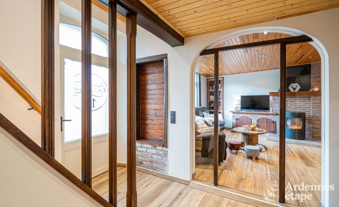 Chalet avec une superbe terrasse et une belle grande salle de jeux � Saint-Hubert pour 9 personnes