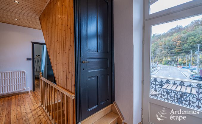 Chalet avec une superbe terrasse et une belle grande salle de jeux � Saint-Hubert pour 9 personnes