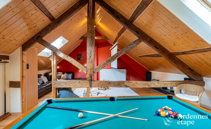 Chalet avec une superbe terrasse et une belle grande salle de jeux � Saint-Hubert pour 9 personnes