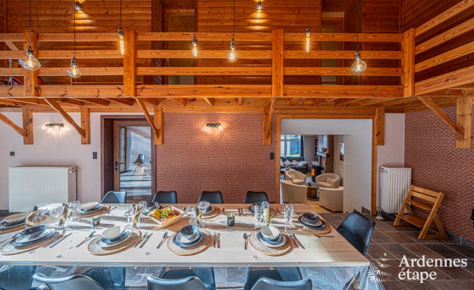 Chalet avec une superbe terrasse et une belle grande salle de jeux � Saint-Hubert pour 9 personnes