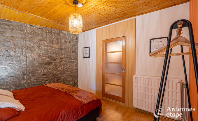 Chalet avec une superbe terrasse et une belle grande salle de jeux � Saint-Hubert pour 9 personnes