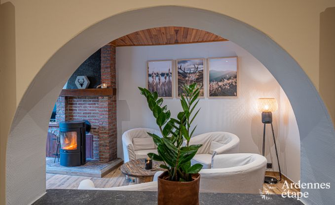 Chalet avec une superbe terrasse et une belle grande salle de jeux � Saint-Hubert pour 9 personnes