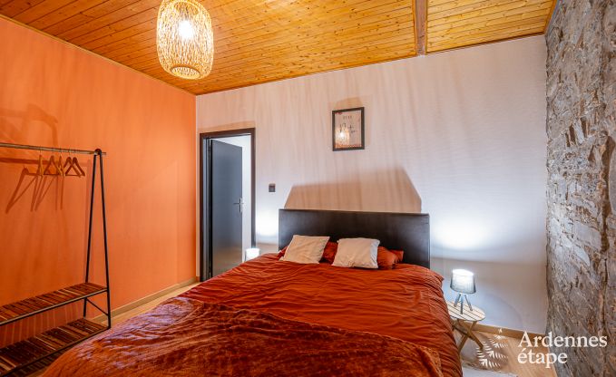 Chalet avec une superbe terrasse et une belle grande salle de jeux � Saint-Hubert pour 9 personnes