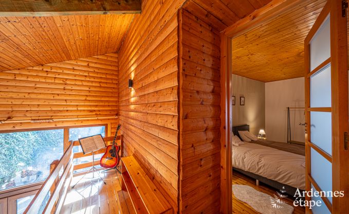 Chalet avec une superbe terrasse et une belle grande salle de jeux � Saint-Hubert pour 9 personnes