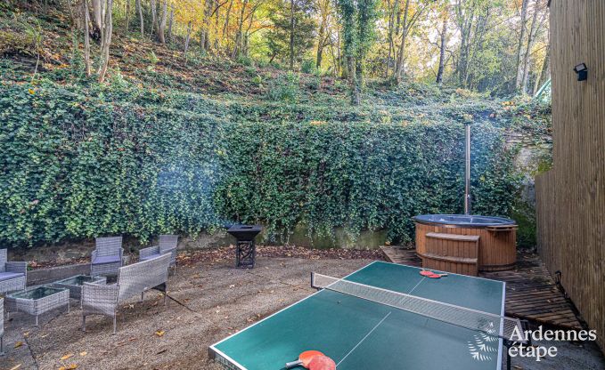 Chalet avec une superbe terrasse et une belle grande salle de jeux � Saint-Hubert pour 9 personnes