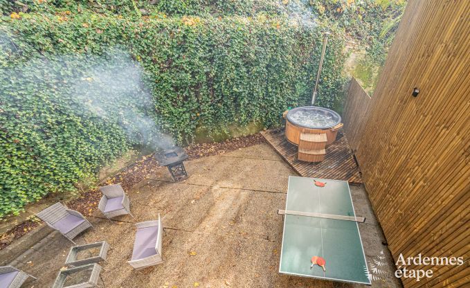 Chalet avec une superbe terrasse et une belle grande salle de jeux � Saint-Hubert pour 9 personnes