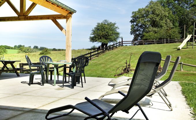 Chteau historique  Sainte-Ode pour 46 personnes, avec piscine