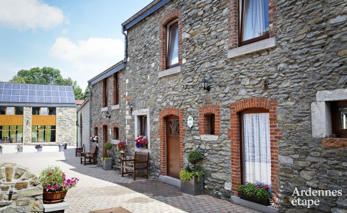 Ch�teau historique � Sainte-Ode pour 46 personnes, avec piscine