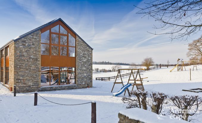 Ch�teau historique � Sainte-Ode pour 46 personnes, avec piscine