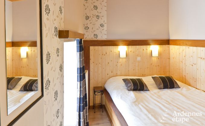 Ch�teau historique � Sainte-Ode pour 46 personnes, avec piscine