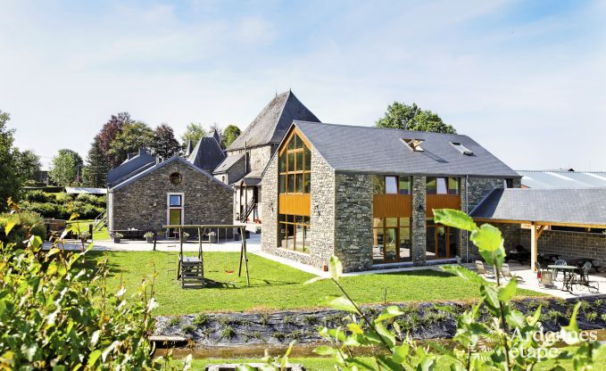 Ch�teau historique � Sainte-Ode pour 46 personnes, avec piscine