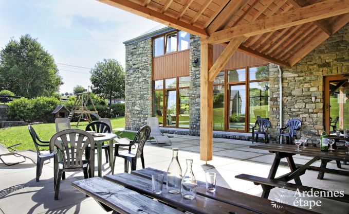 Ch�teau historique � Sainte-Ode pour 46 personnes, avec piscine