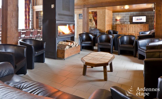 Ch�teau historique � Sainte-Ode pour 46 personnes, avec piscine