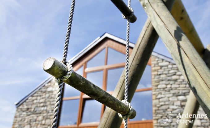 Ch�teau historique � Sainte-Ode pour 46 personnes, avec piscine