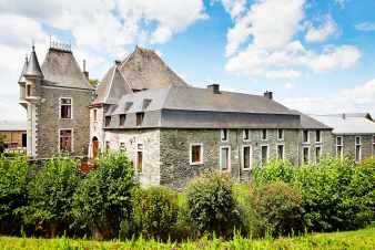 Gte rural pour sept personnes dans un superbe chteau-ferme  Sainte-Ode