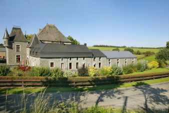 Sublime maison de vacances 10/12 pers. dans un château-ferme à Sainte-Ode
