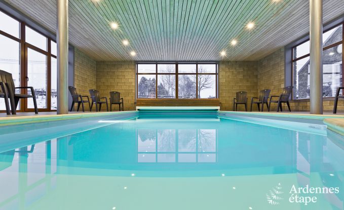 Maison de vacances confortable avec piscine � Sainte-Ode, Ardenne