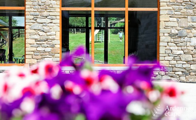 Maison de vacances confortable avec piscine � Sainte-Ode, Ardenne