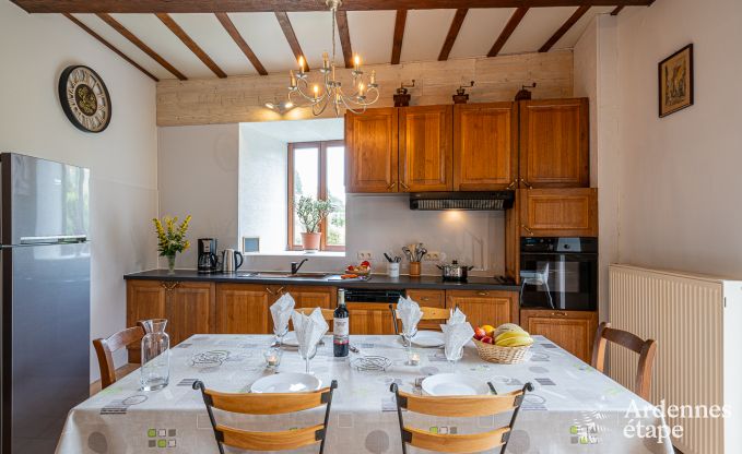 Maison de vacances confortable avec piscine � Sainte-Ode, Ardenne