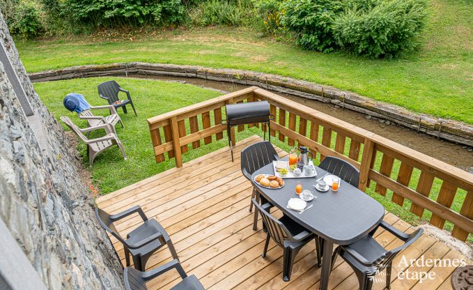 Maison de vacances confortable avec piscine � Sainte-Ode, Ardenne
