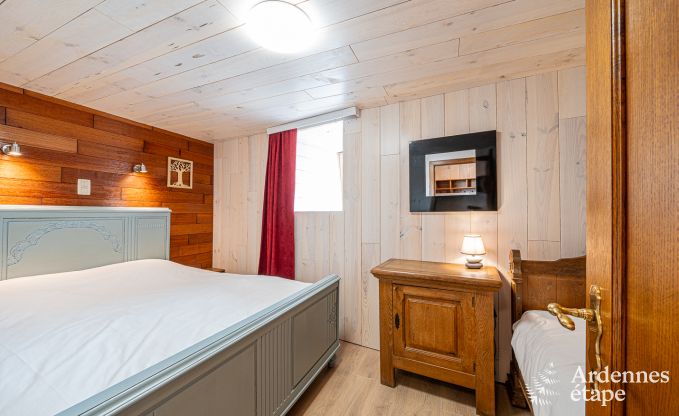 Maison de vacances confortable avec piscine � Sainte-Ode, Ardenne