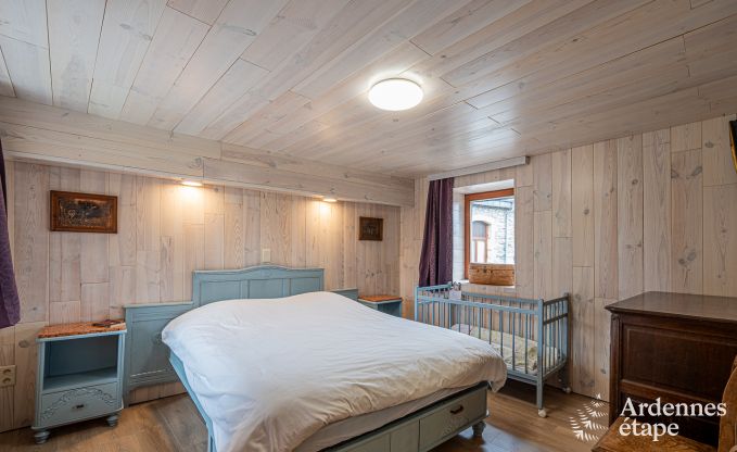 Maison de vacances confortable avec piscine � Sainte-Ode, Ardenne