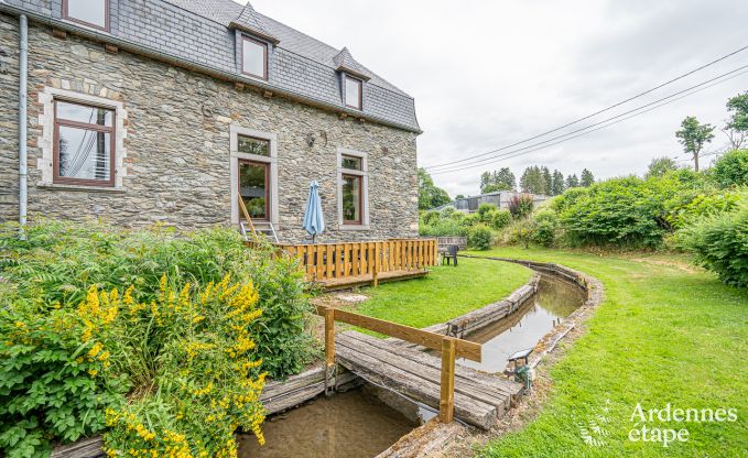 Maison de vacances confortable avec piscine � Sainte-Ode, Ardenne