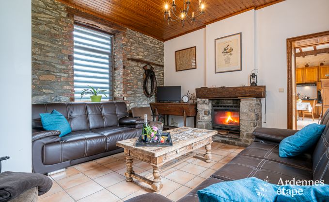 Maison de vacances confortable avec piscine � Sainte-Ode, Ardenne