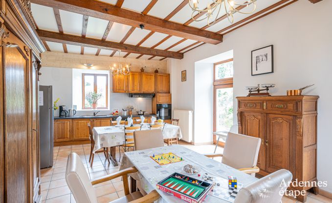 Maison de vacances confortable avec piscine � Sainte-Ode, Ardenne