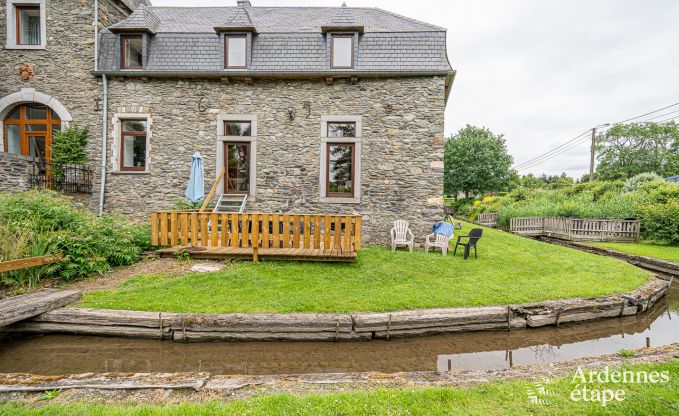 Maison de vacances confortable avec piscine � Sainte-Ode, Ardenne