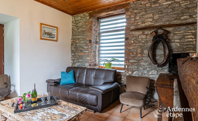 Maison de vacances confortable avec piscine � Sainte-Ode, Ardenne