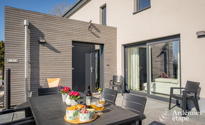 Maison de vacances familiale confortable avec piscine � Sainte-Ode, Ardenne