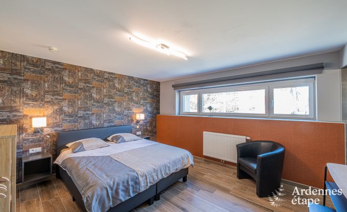 Maison de vacances familiale confortable avec piscine � Sainte-Ode, Ardenne