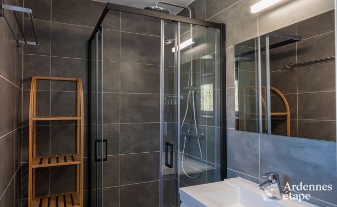 Maison de vacances familiale confortable avec piscine � Sainte-Ode, Ardenne