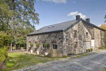 Maison de vacances avec grand centre wellness à Sainte-Ode