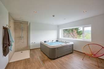 Maison de vacances Sippenaeken : luxe pour 15 personnes avec jacuzzi et jardin privé