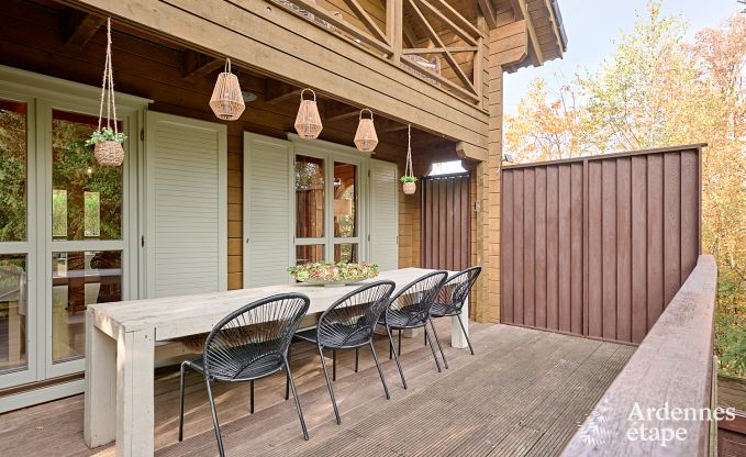 Chalet spacieux  Somme-Leuze pour 8 personnes avec 4 chambres, 3 salles de bains, poele  pellets et jardin priv