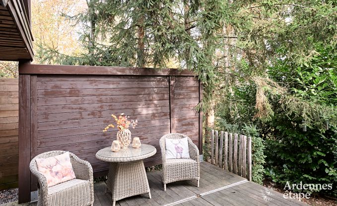 Chalet spacieux  Somme-Leuze pour 8 personnes avec 4 chambres, 3 salles de bains, poele  pellets et jardin priv