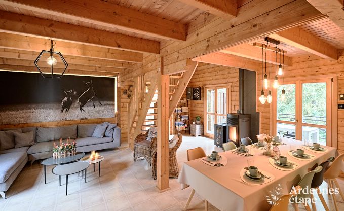 Chalet spacieux  Somme-Leuze pour 8 personnes avec 4 chambres, 3 salles de bains, poele  pellets et jardin priv