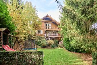 Chalet  Somme-Leuze, 8 personnes, 4 chambres, poele  pellets, jardin priv, aire de jeux, terrasse couverte