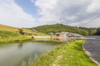 Gîte avec étang de pêche, à louer pour 6/7 personnes en Ardenne