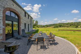 Maison de vacances à Somme-Leuze pour 14 avec 6 chambres, jardin et barbecue