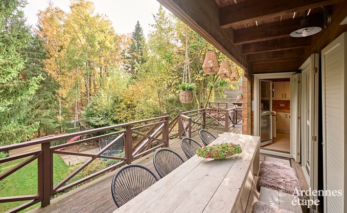 Chalet spacieux  Somme-Leuze pour 8 personnes avec 4 chambres, 3 salles de bains, poele  pellets et jardin priv